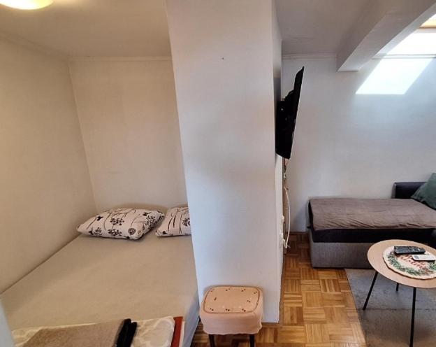 Apartman Ellye Lukavica Kültér fotó
